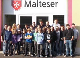 16 neue Malteser Schulsanitäter – erstmals Sechstklässler ausgebildet